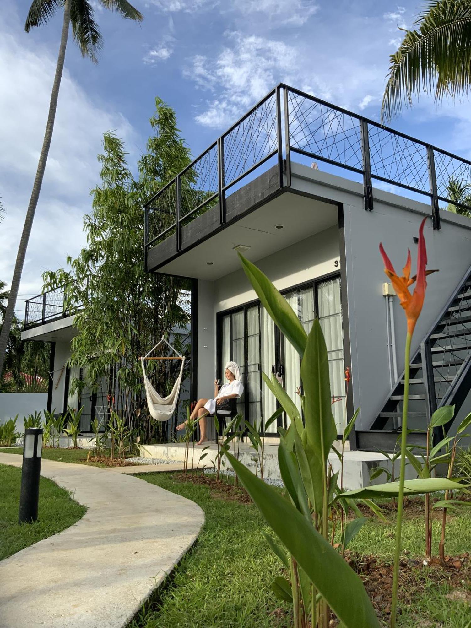 Hotel Coconut Wells Phuket à Chalong Extérieur photo